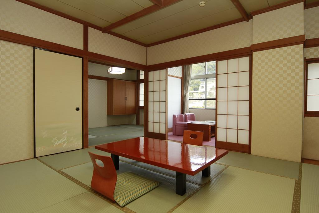 Отель Izunagaoka Onsen Azumaya Izunokuni Экстерьер фото